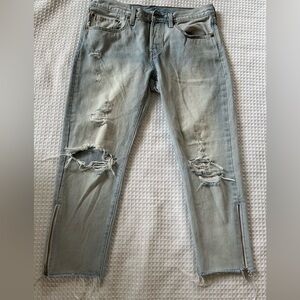 Levis Women’s Stonewash Distressed Button fly Frayed jeans- Size 30